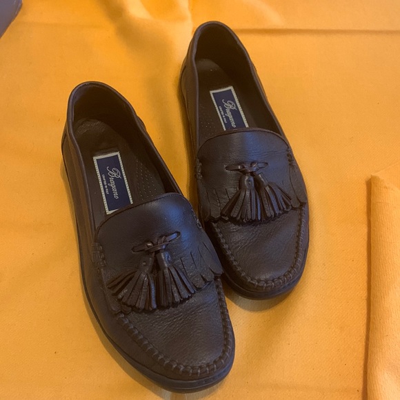 Bragano crafted in Italy mens 8.5 brown leather loafers